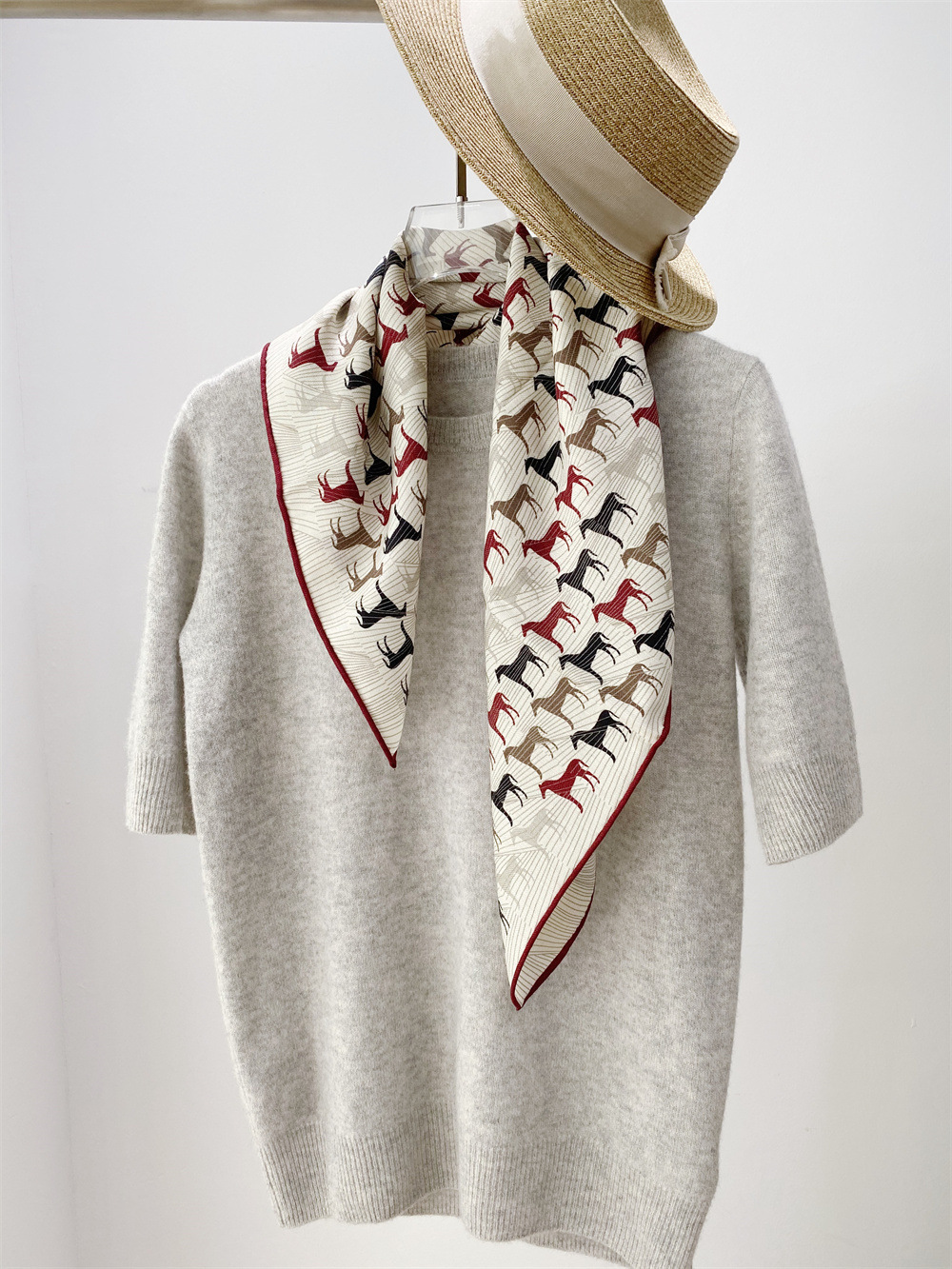 ผ้าพันคอผสมไหมและขนสัตว์สำหรับ - Winter Clothing Hong Kong บทวิจารณ์และราคา